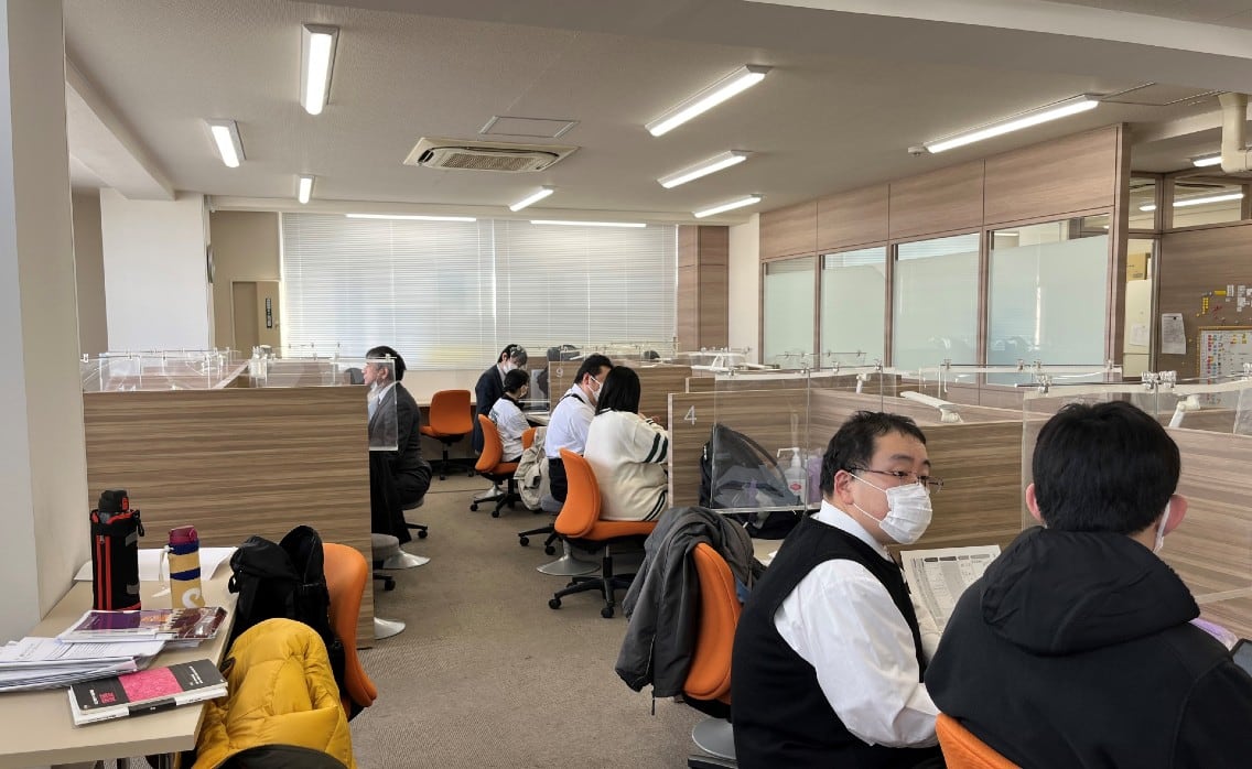  一人ひとりに寄り添う完全マンツーマン授業