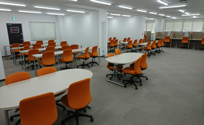 西明石キャンパス_KV_快適な演習スペース