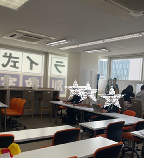 審査員と会場の様子