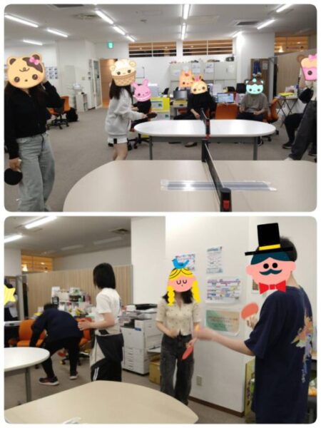 卓球をする様子