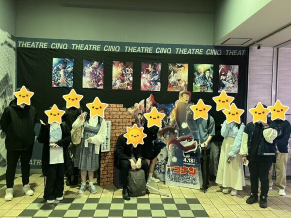 眠りの小五郎撮影ポイントを囲んで、みんなでパチリ！