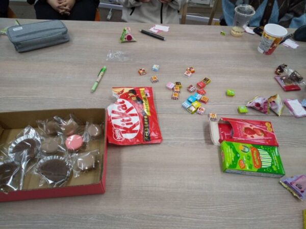 れっつお菓子パーティー☆