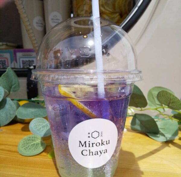 バタフライピーのレモネード☆ときめきブルーがキレイです！