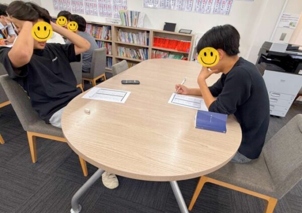 【学習】自主学習のひとコマ📖英語の小テストに組んでいます✍️✨