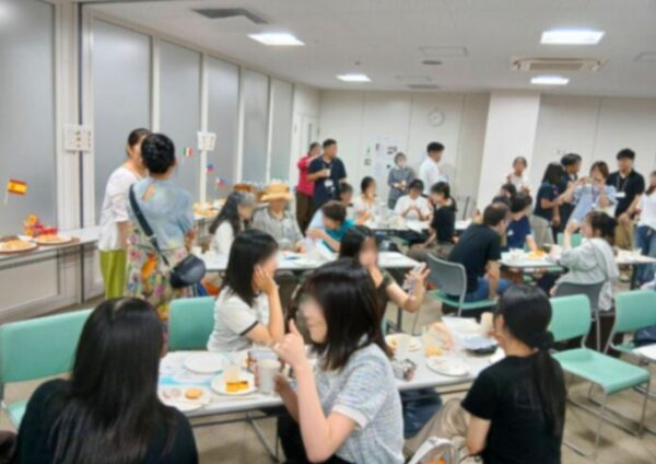 学習】ボランティア活動の報告をしました🌎✨ ─ ハーバースイーツカフェにて
